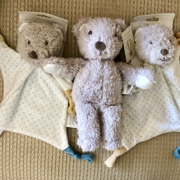 New 3 pc set of Blankies and Bear - Picture 1 of 6